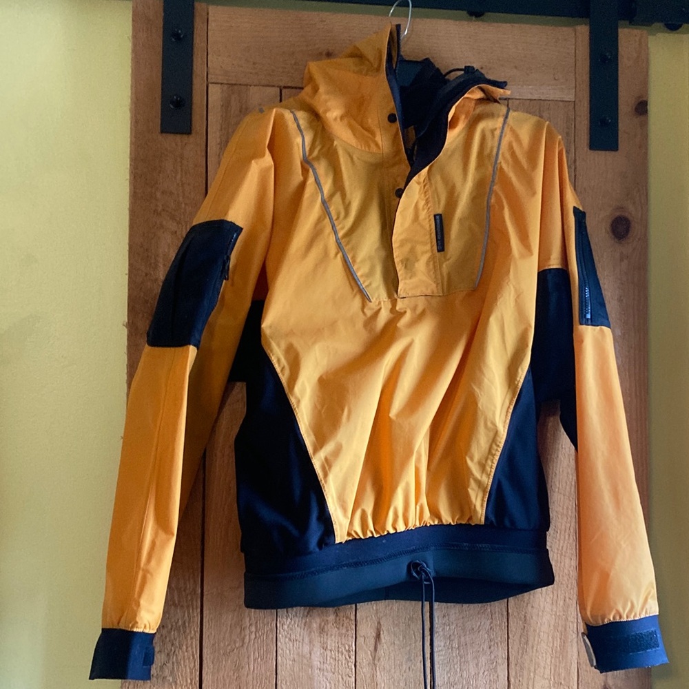 Women’s nylon kayaking water sports jacket. Size M